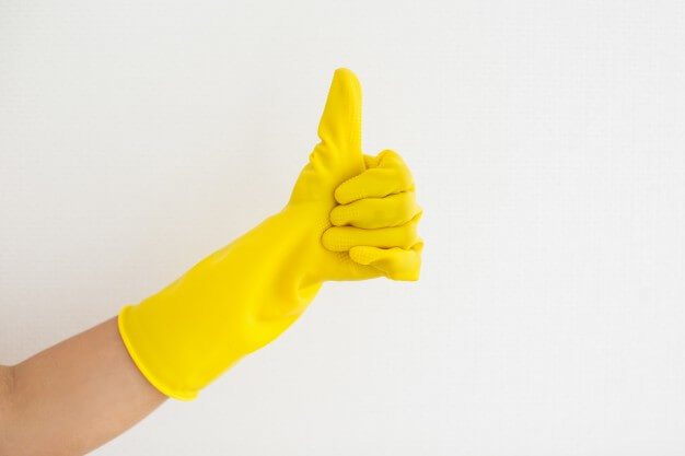 luvas amarelas para limpeza